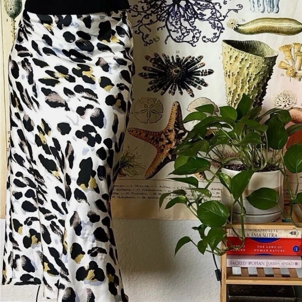 Elegant Animal Print Midi Skirt